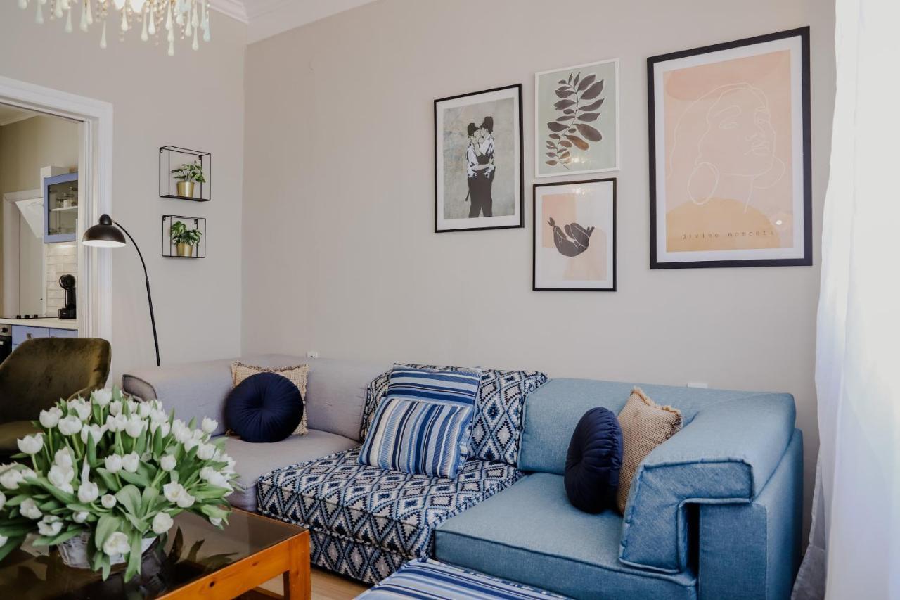 Apartment Forget Me Not